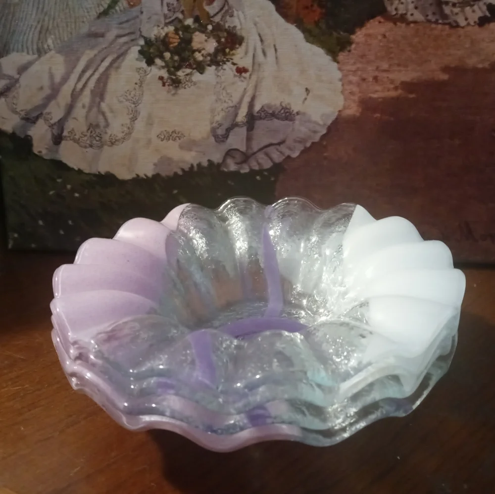 Murano 4 Opalescent Glass Dish 🍎🍒🍓🫐Scalloped Edge  Vintage,Nice Gift. - Picture 7 of 15